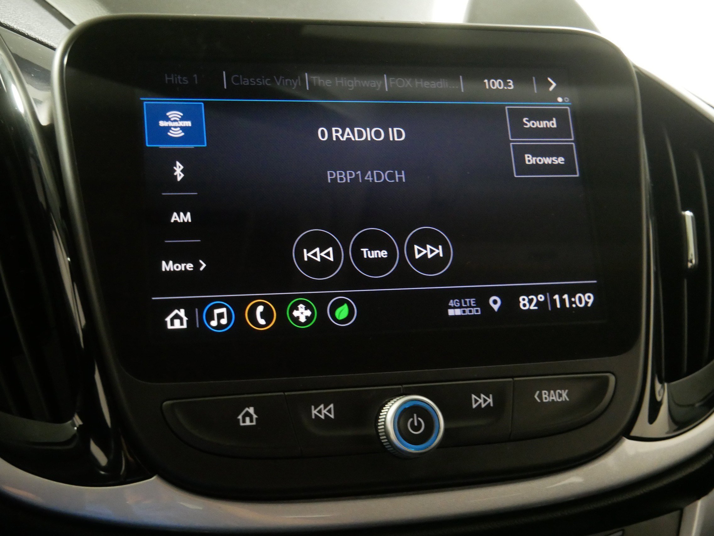 2019 Chevrolet Volt LT photo 19