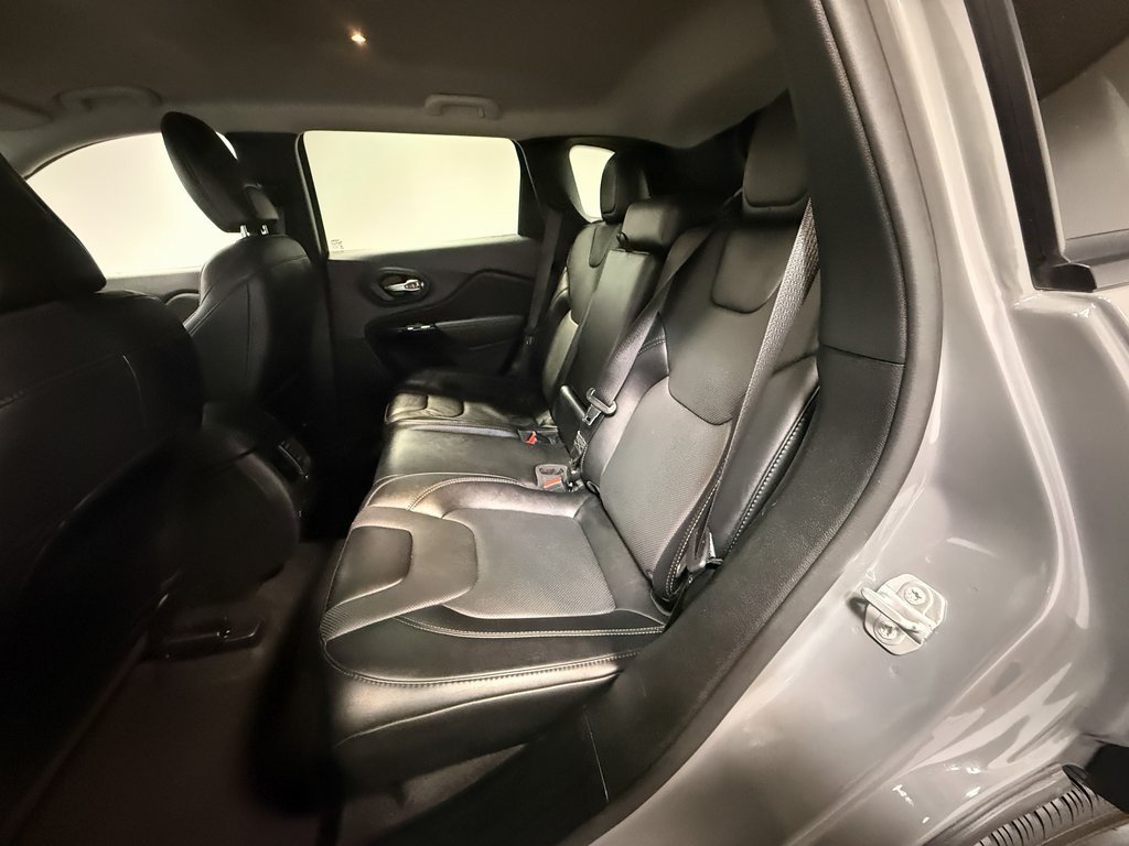2023 Jeep Cherokee Altitude photo 5