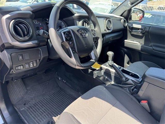 2023 Toyota Tacoma TRD Sport photo 2