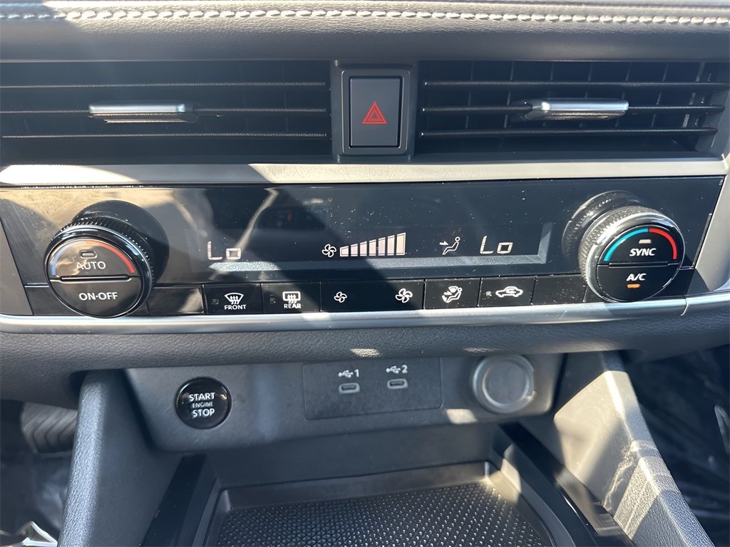 2024 Nissan Rogue SV photo 16