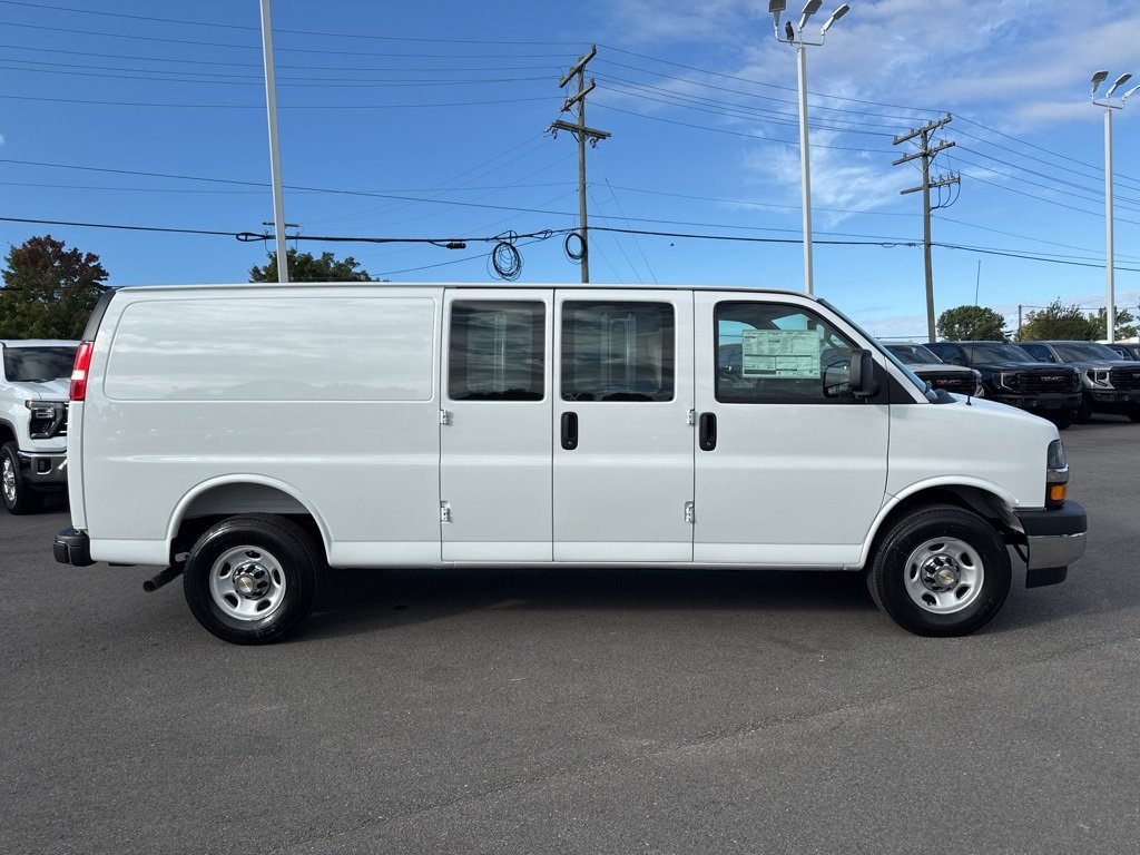 2025 Chevrolet Express 3500 Work Van photo 6