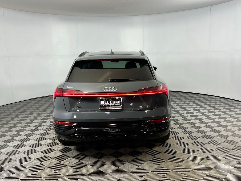 2024 Audi Q8 E-tron Premium Plus photo 3