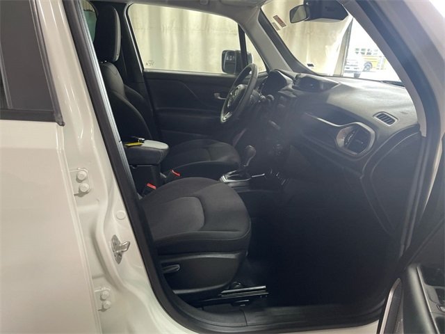 2023 Jeep Renegade Latitude Upland photo 18