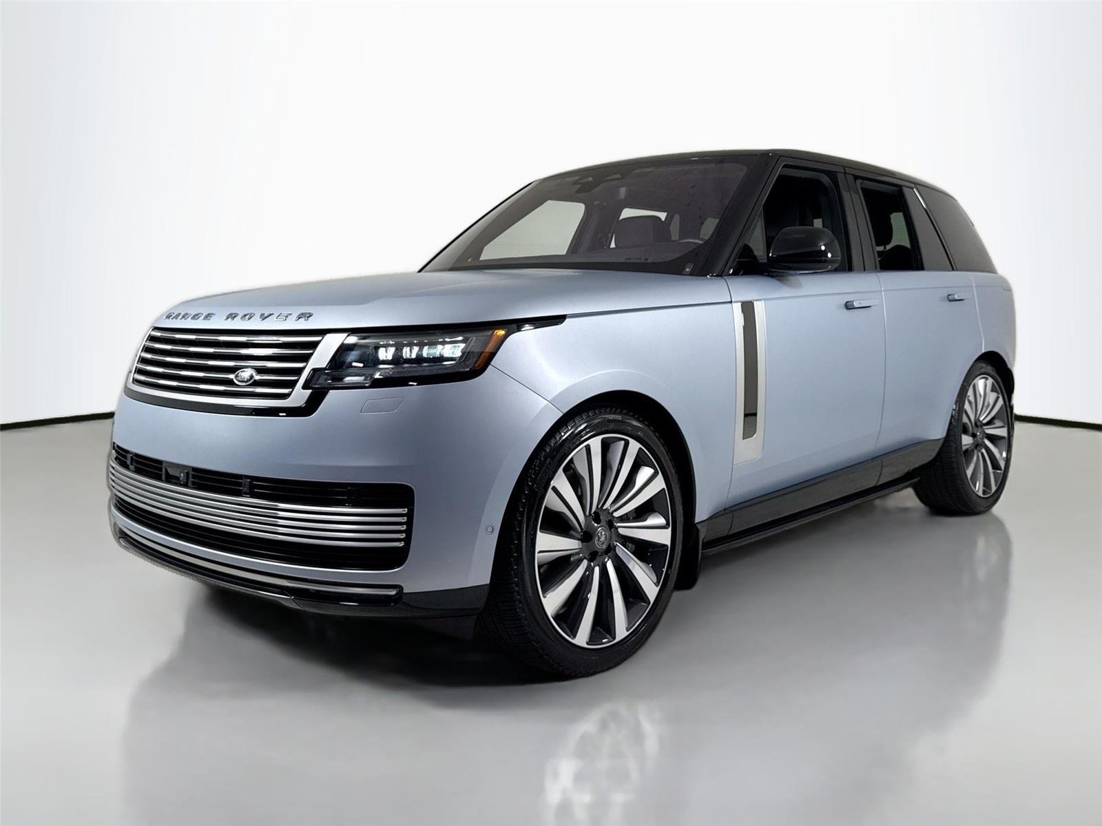 2023 Land Rover Range Rover SV photo 40