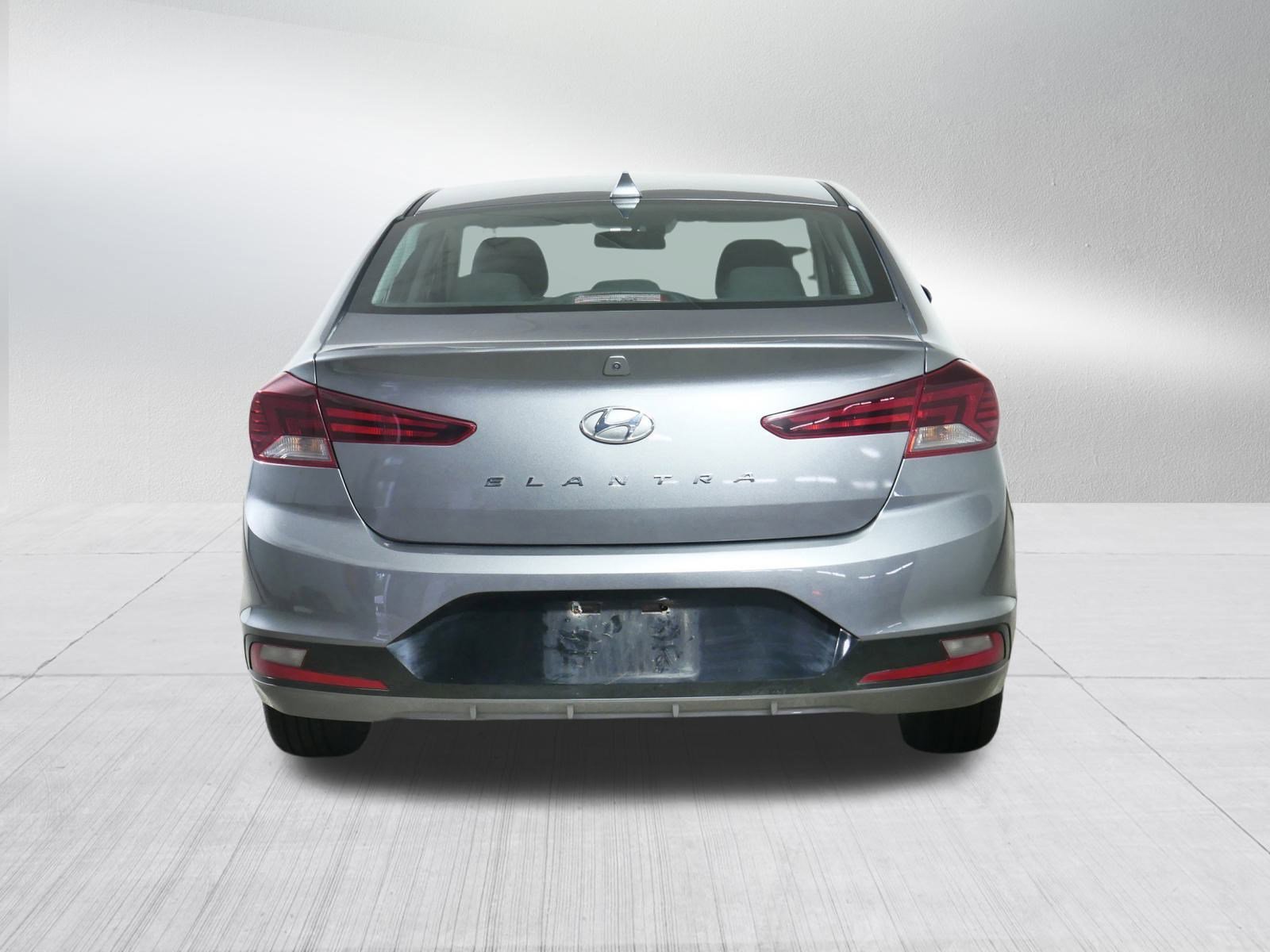 2020 Hyundai Elantra SEL photo 6