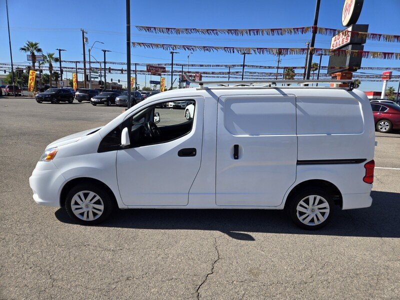 2017 Nissan NV200 SV photo 2
