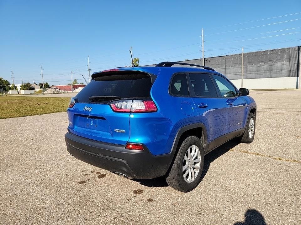 2022 Jeep Cherokee Latitude Lux photo 3