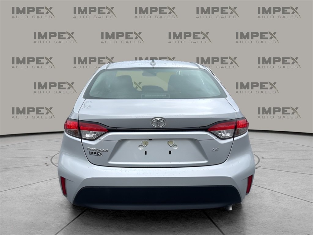2024 Toyota Corolla LE photo 4