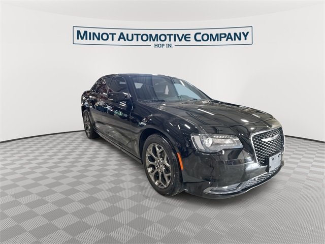 2016 Chrysler 300 S photo 2