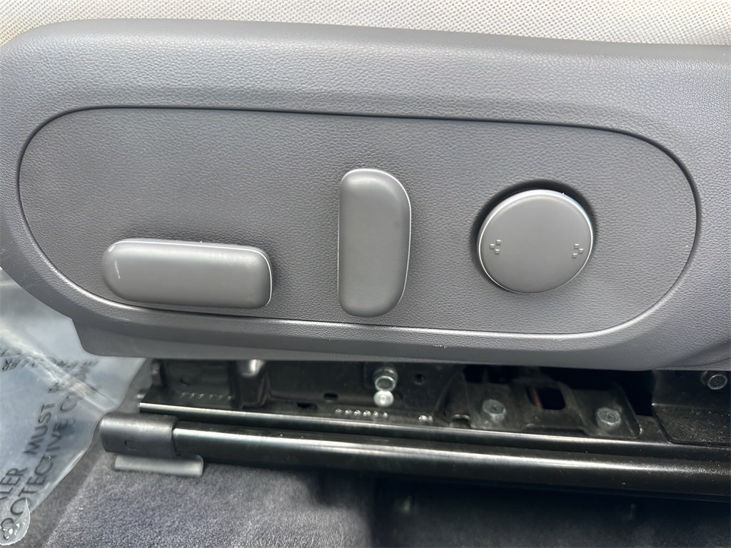 2025 Hyundai Kona SEL photo 10