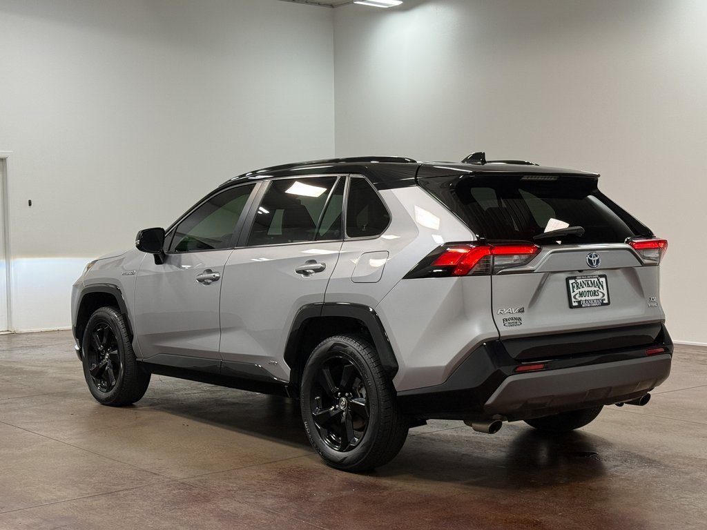 2019 Toyota RAV4 Hybrid XSE photo 22