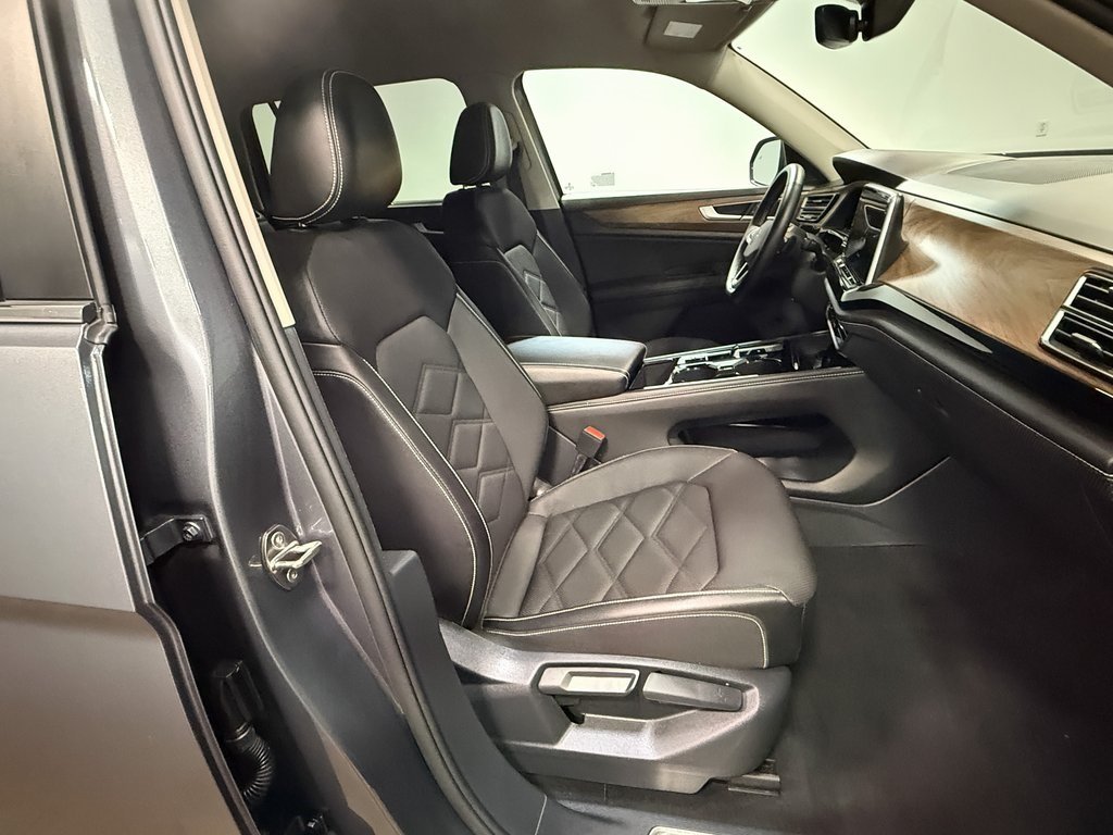 2025 Volkswagen Atlas SE Technology photo 10