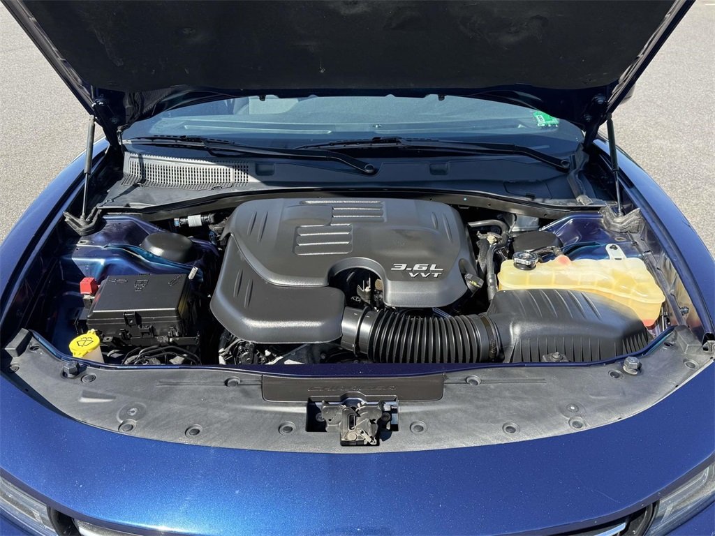 2016 Dodge Charger SE photo 11