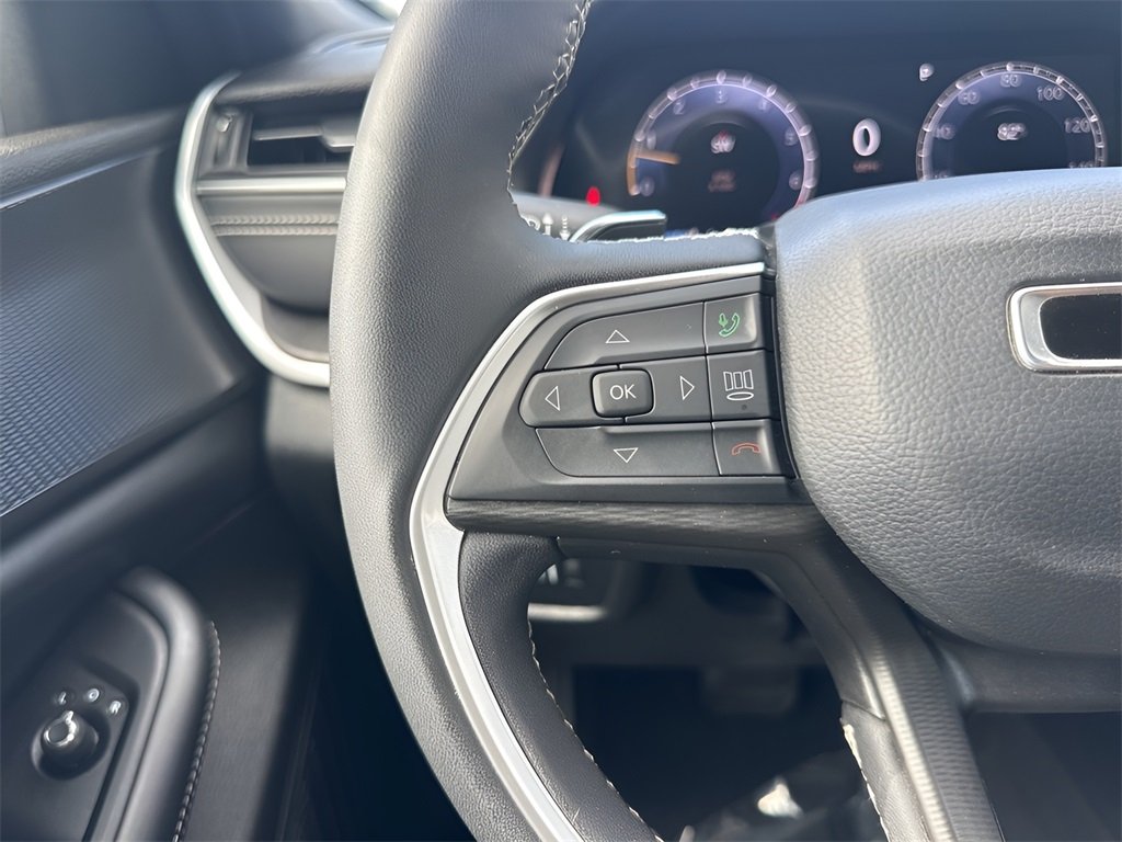 2024 Jeep Grand Cherokee Altitude photo 14