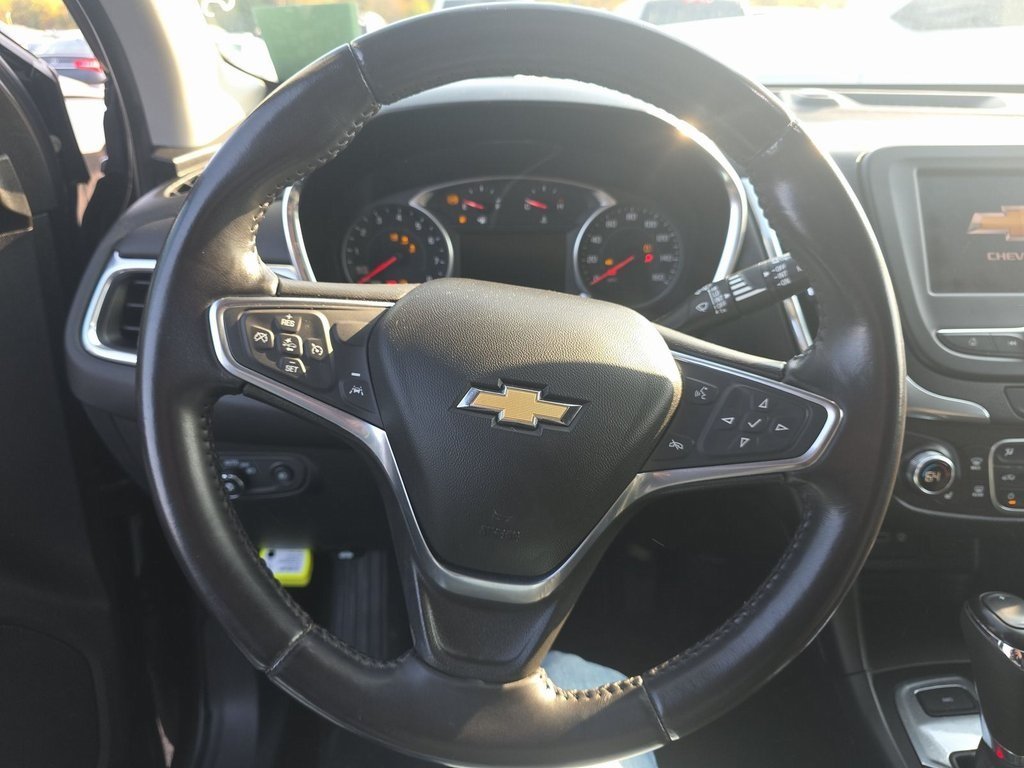 2020 Chevrolet Equinox LT photo 3