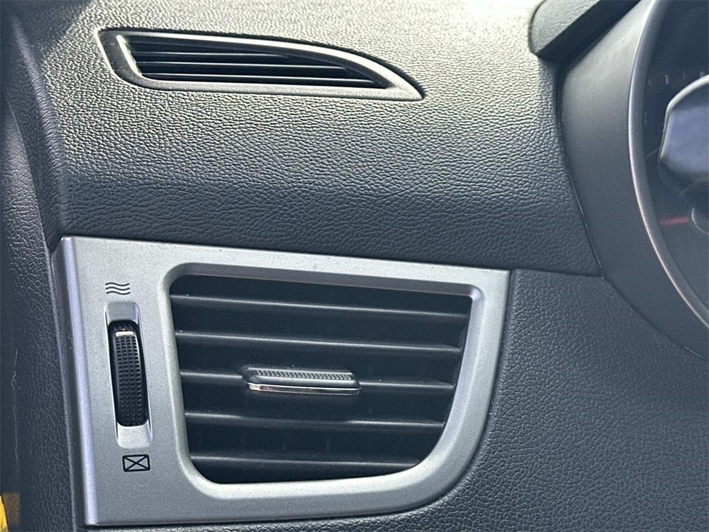 2011 Hyundai Elantra Limited photo 23