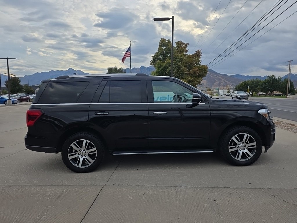 2023 Ford Expedition Limited photo 2