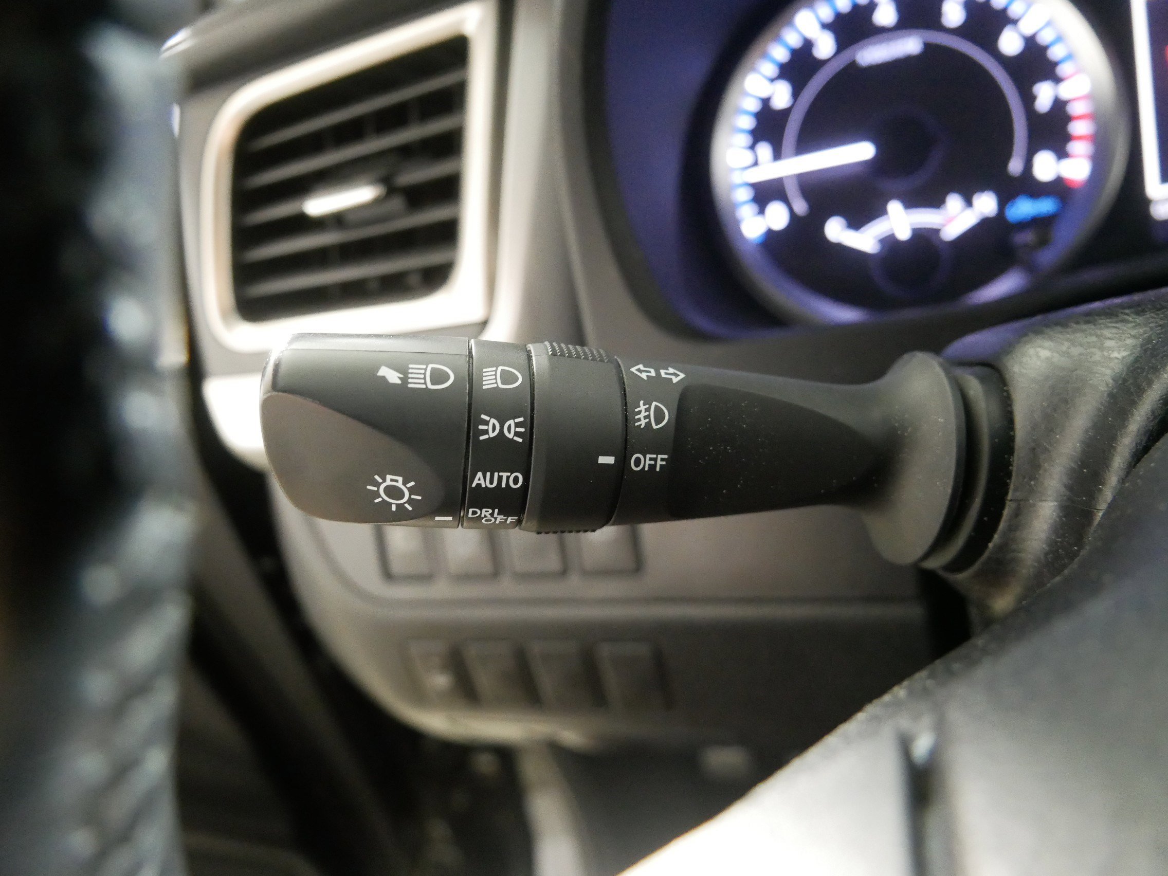 2019 Toyota Highlander LE photo 29