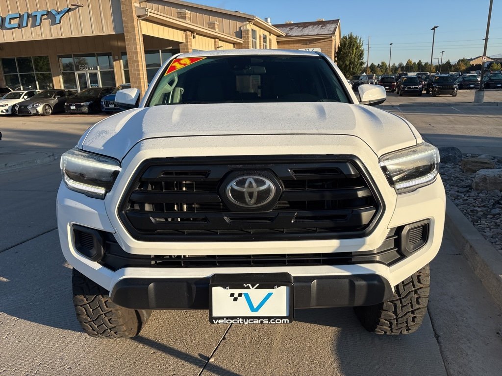 2019 Toyota Tacoma SR5 photo 2