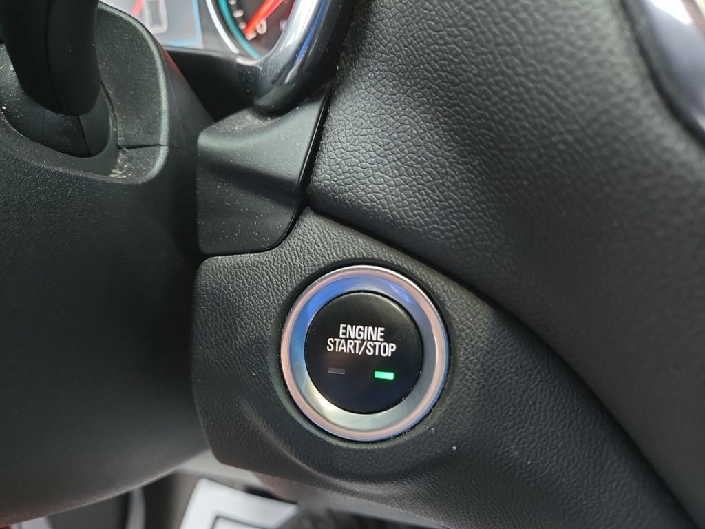 2020 Chevrolet Equinox LT photo 21