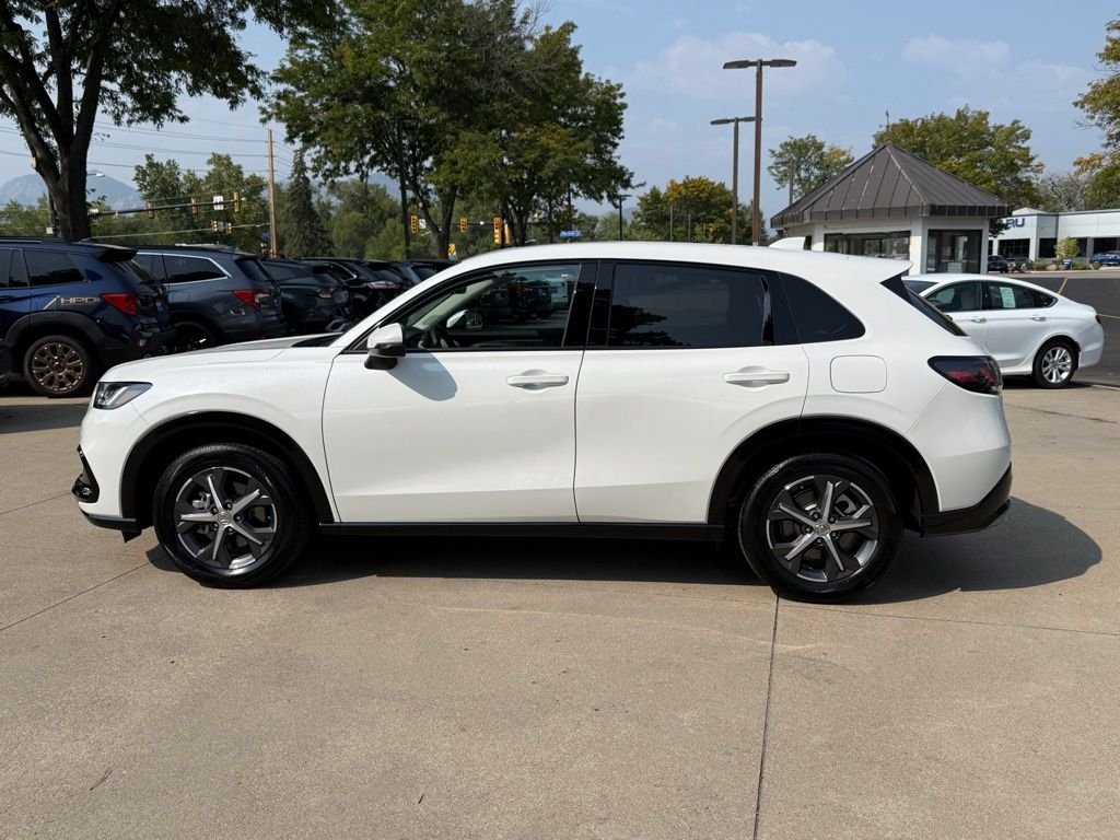 2025 Honda HR-V EX-L photo 2