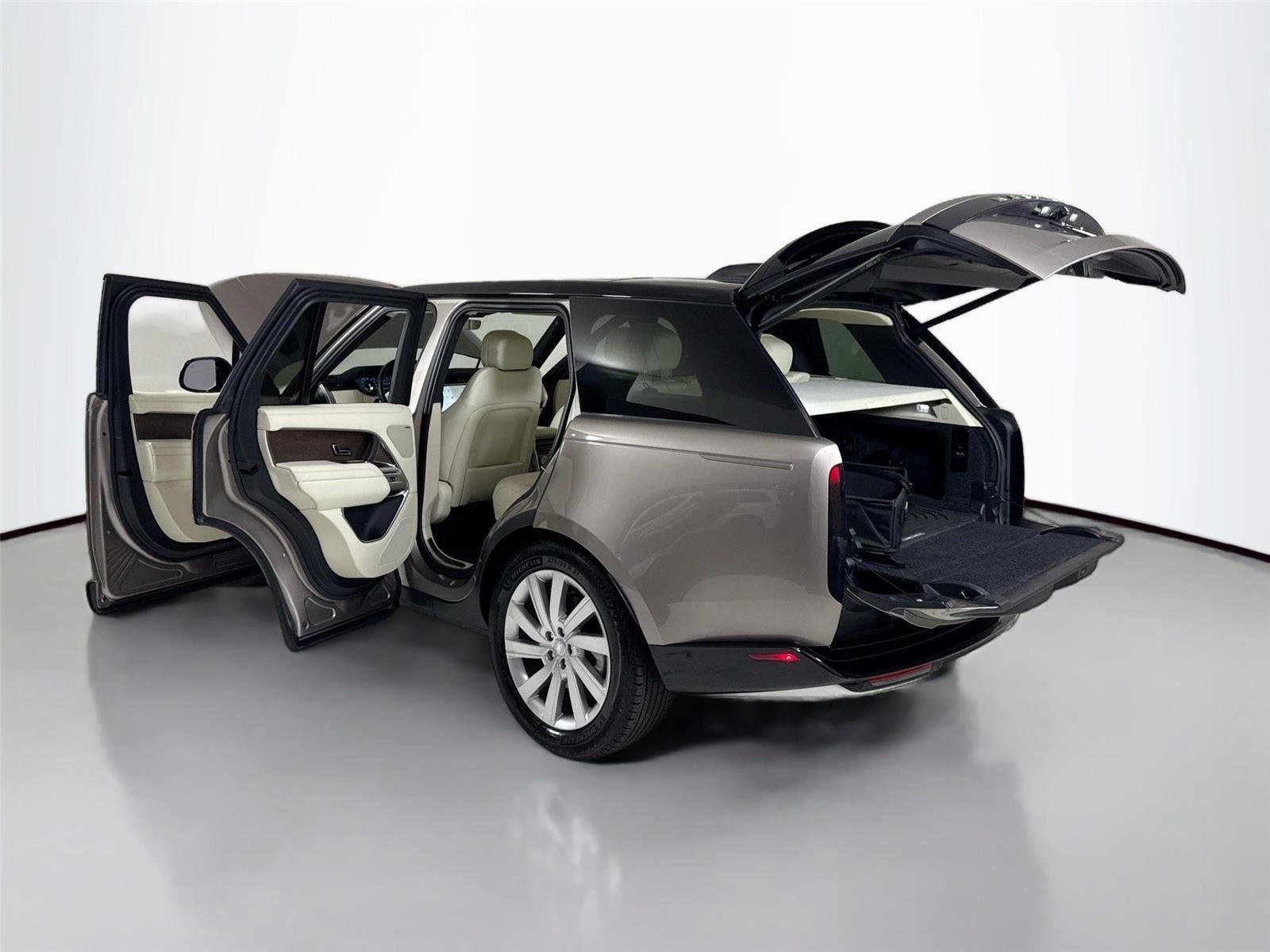 2023 Land Rover Range Rover SE photo 39