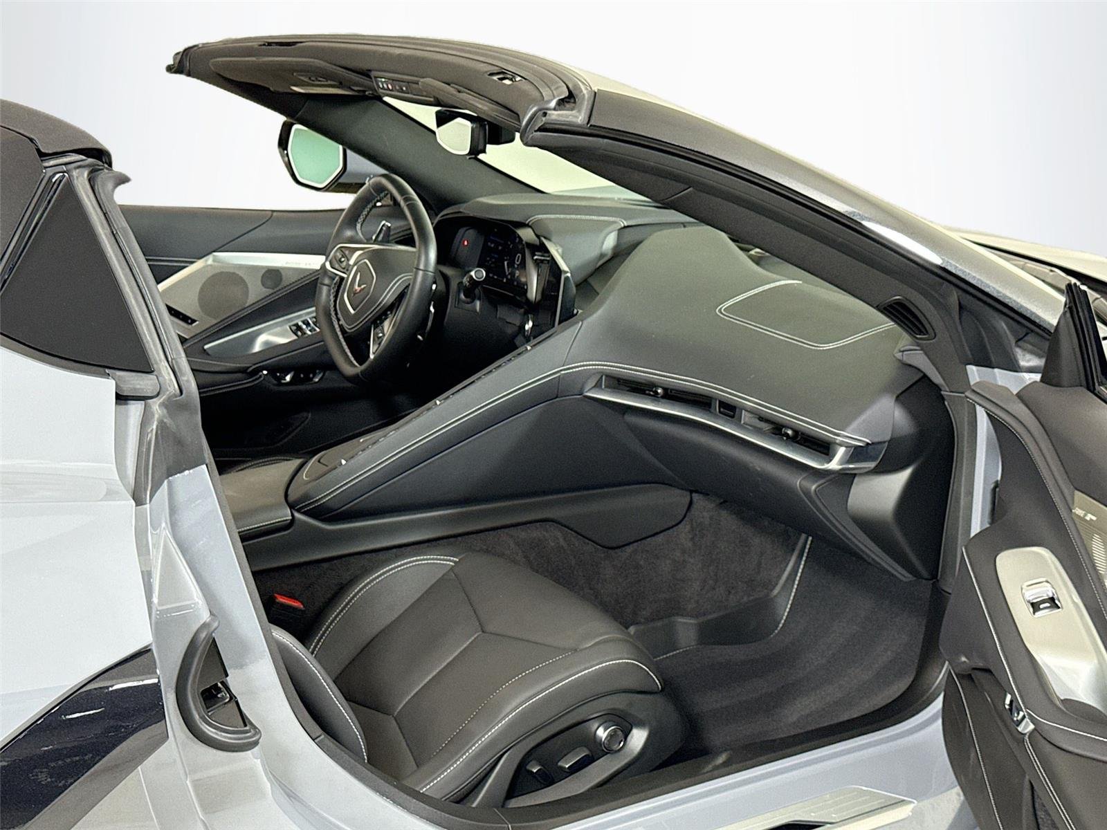 2025 Chevrolet Corvette 2LT photo 24