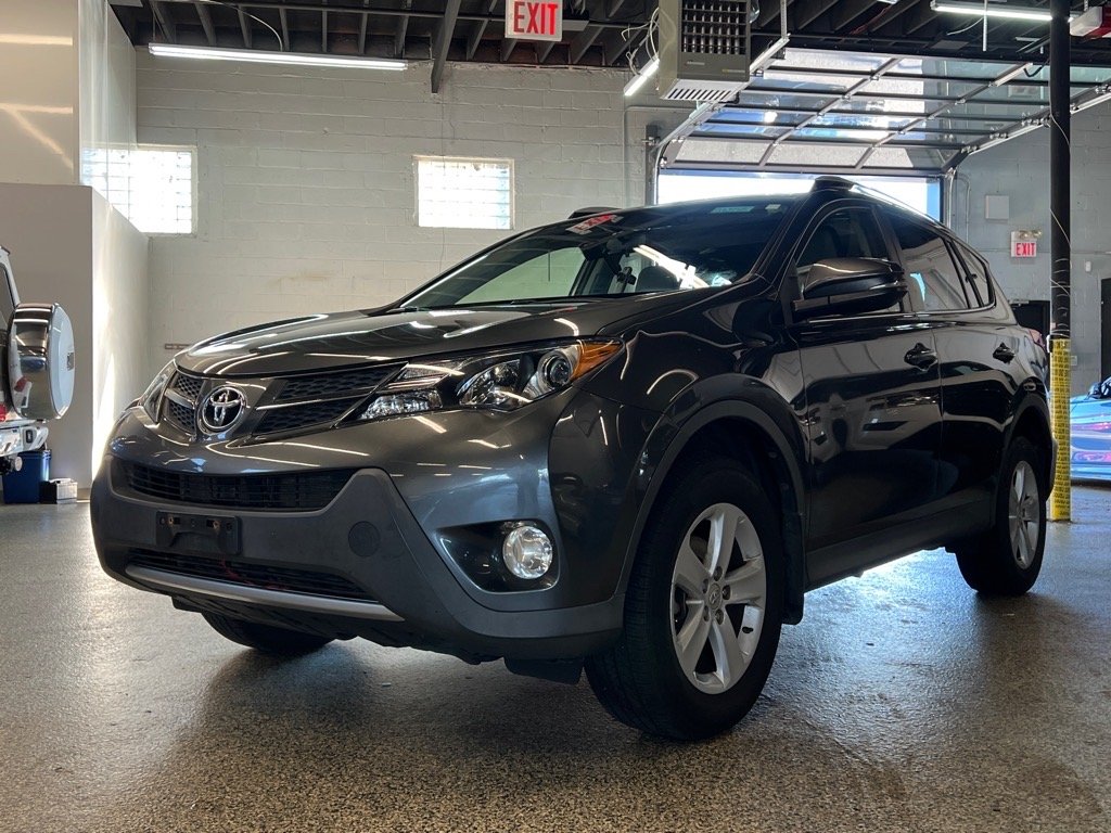 2013 Toyota RAV4 XLE photo 3