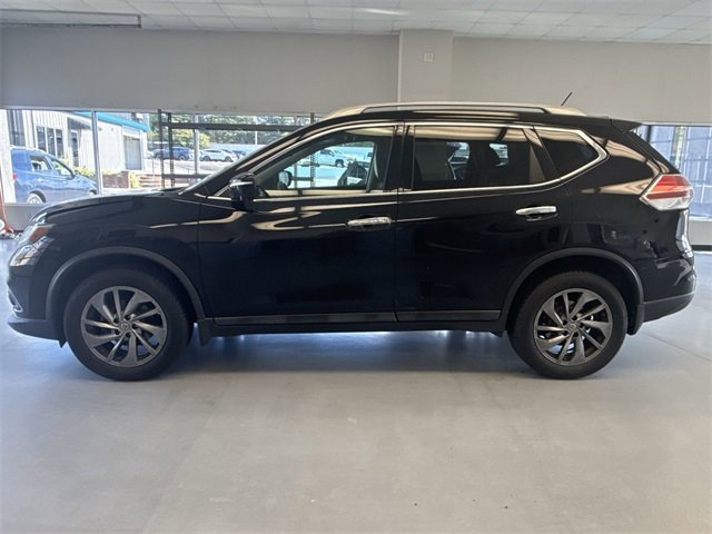 2015 Nissan Rogue SL photo 2