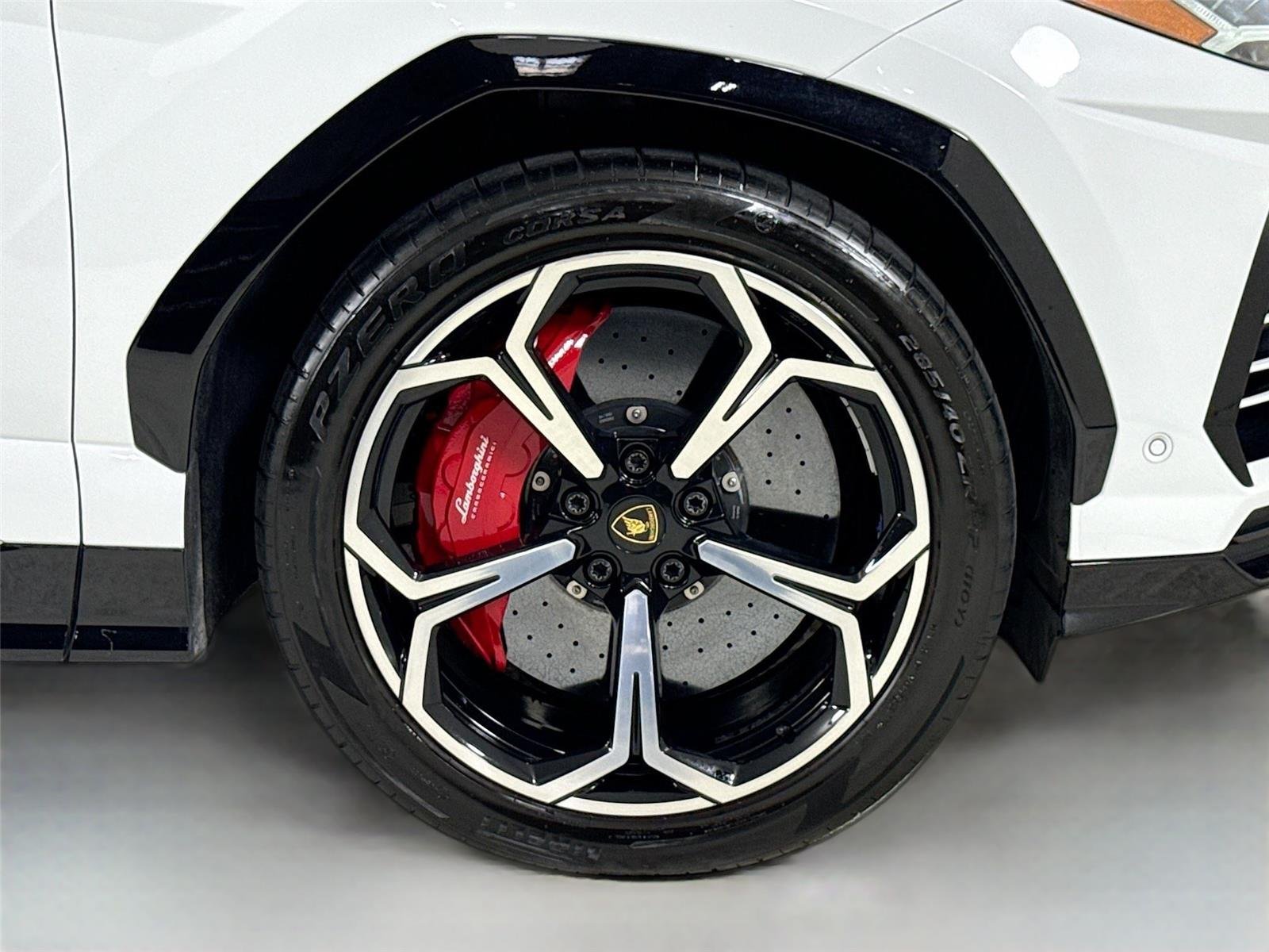 2021 Lamborghini Urus photo 36