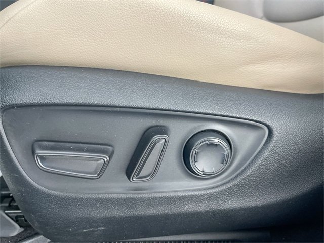 2023 Toyota Sienna XLE photo 35