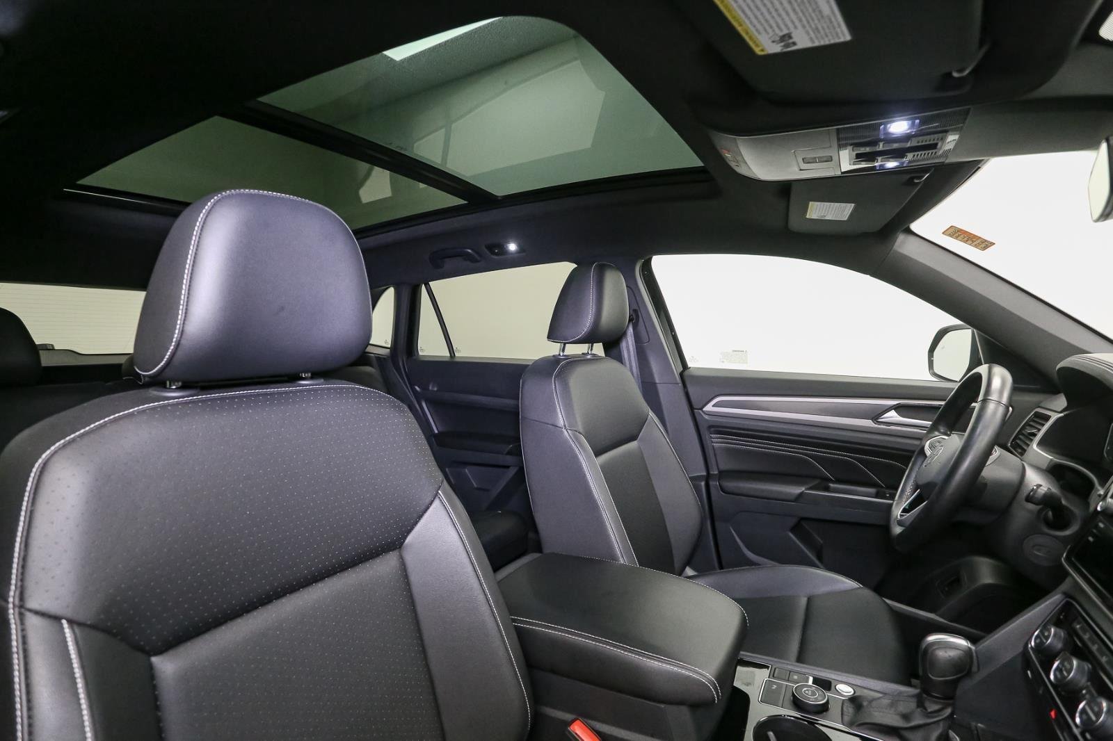 2020 Volkswagen Atlas Cross Sport SEL photo 16