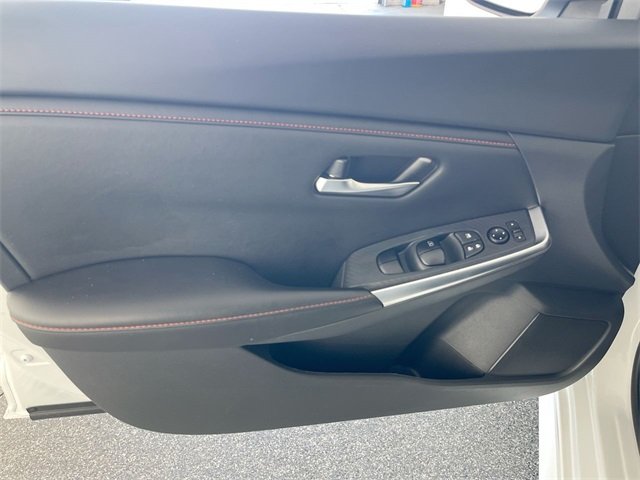 2024 Nissan Sentra SR photo 3
