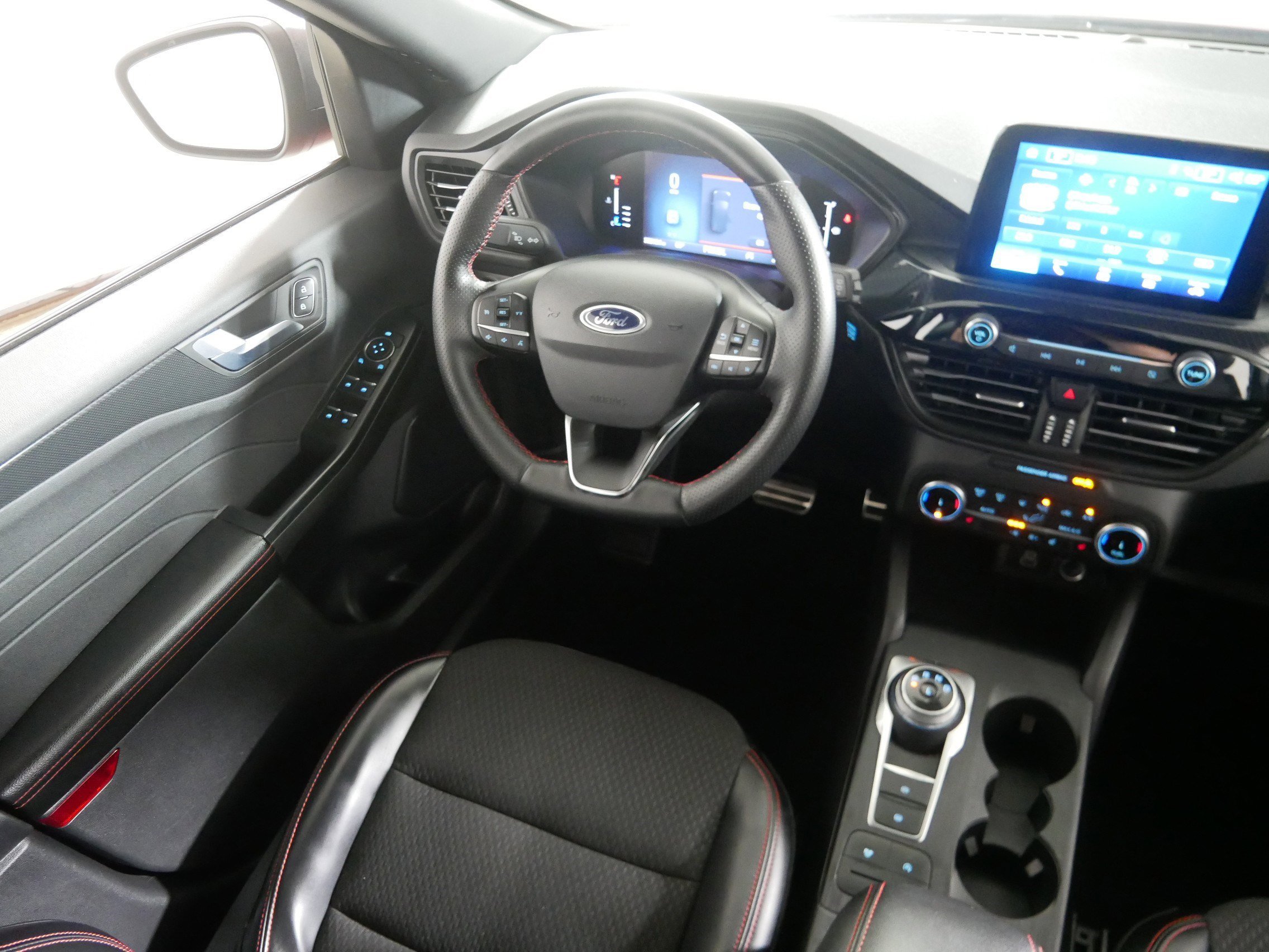 2024 Ford Escape ST-Line photo 9