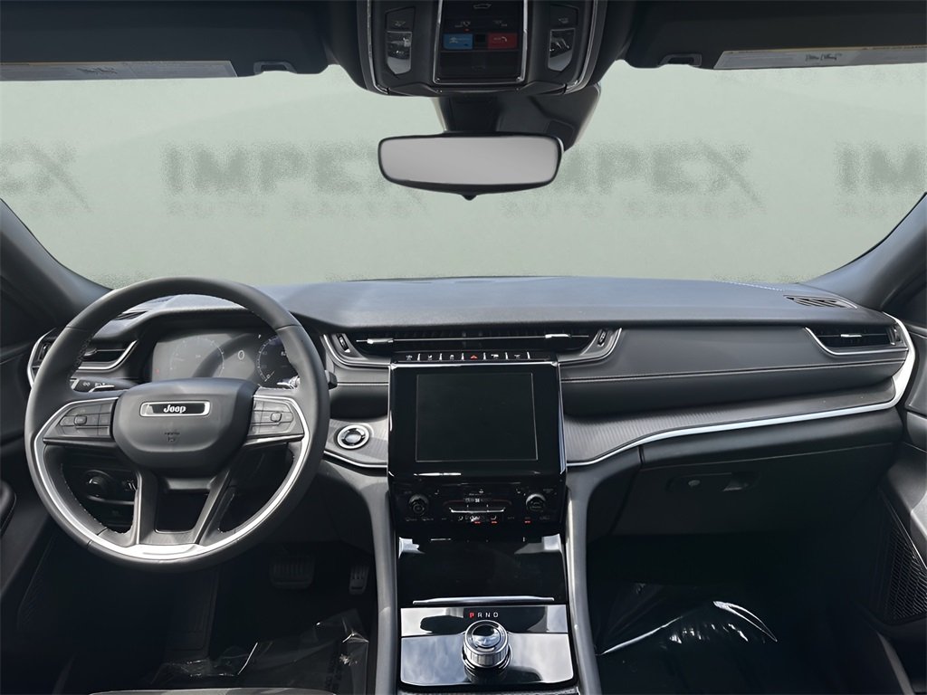 2024 Jeep Grand Cherokee Altitude photo 12