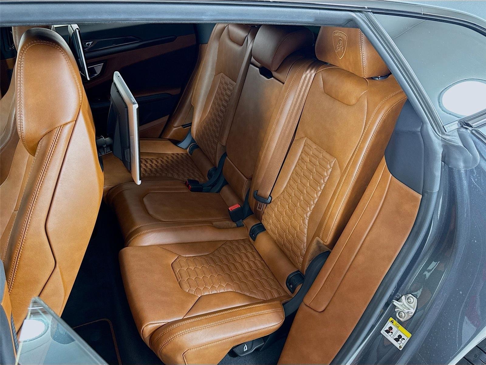 2019 Lamborghini Urus Base photo 21