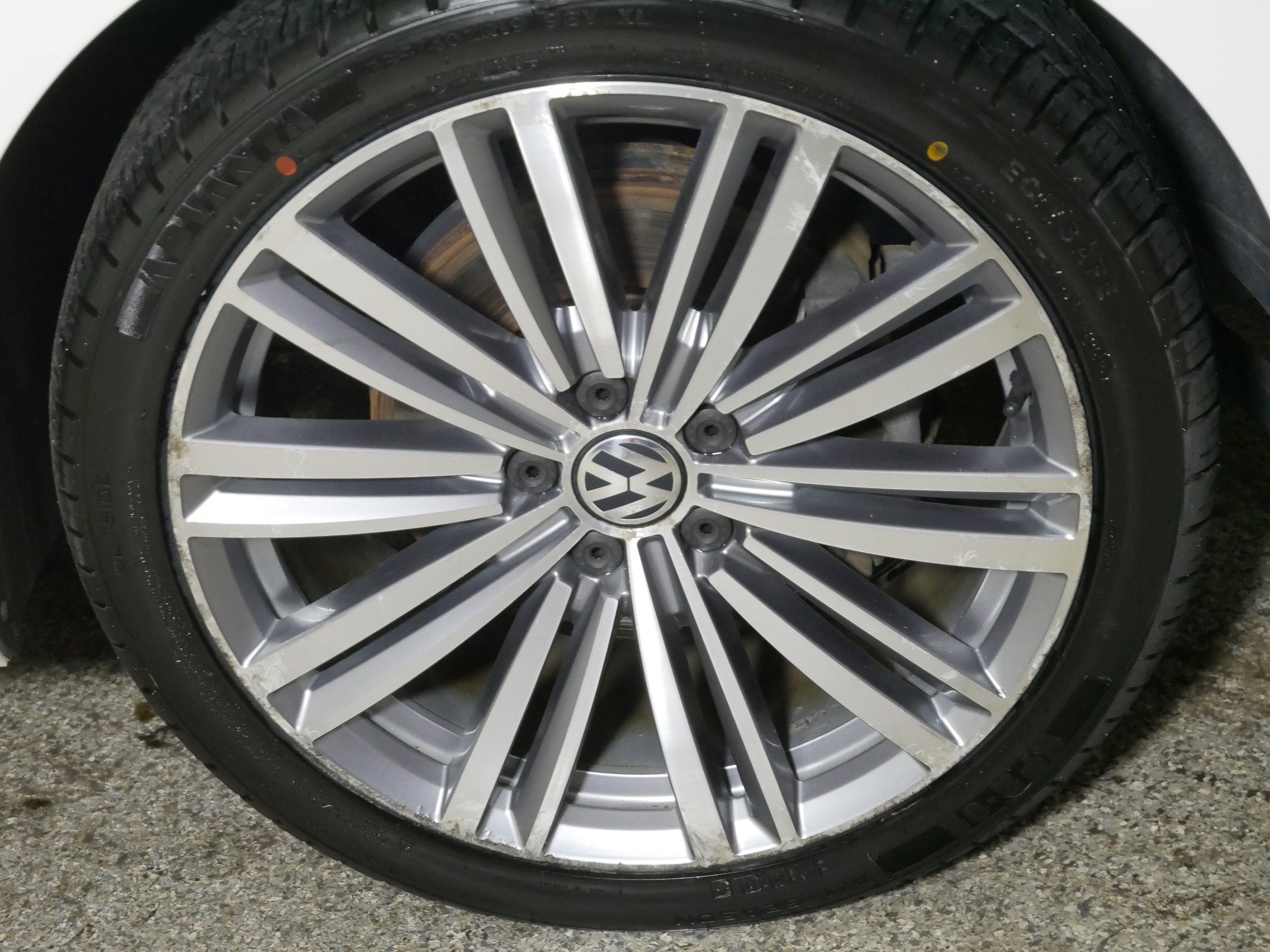 2015 Volkswagen Passat SE photo 14