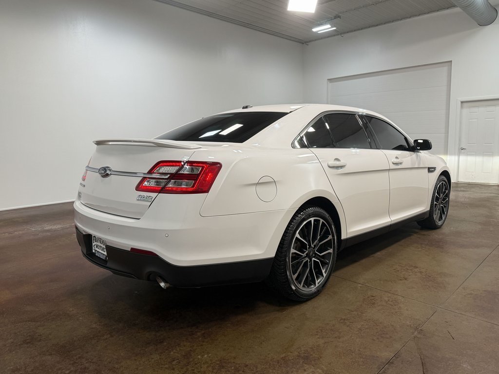 2019 Ford Taurus SHO photo 27