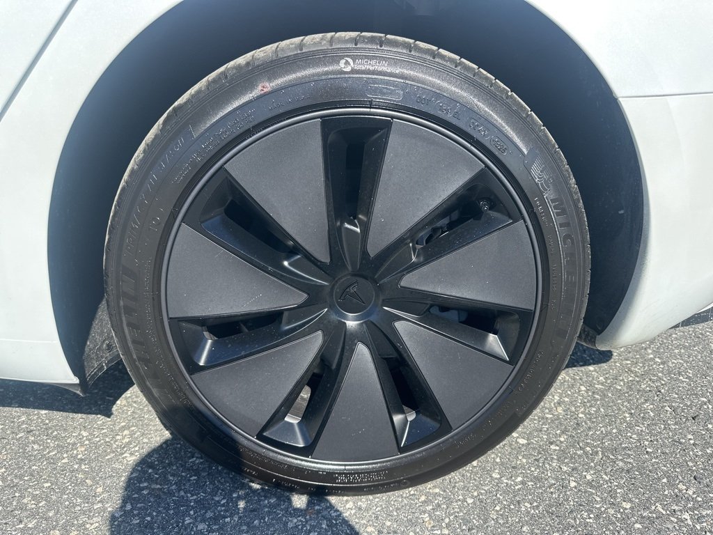 2025 Tesla Model 3 Long Range photo 29