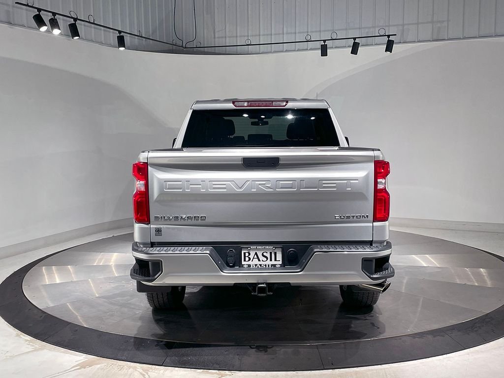 2021 Chevrolet Silverado 1500 Custom photo 10