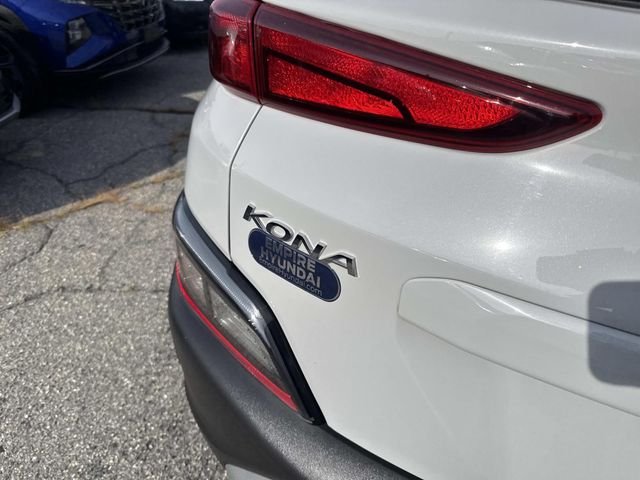 2023 Hyundai Kona SEL photo 3