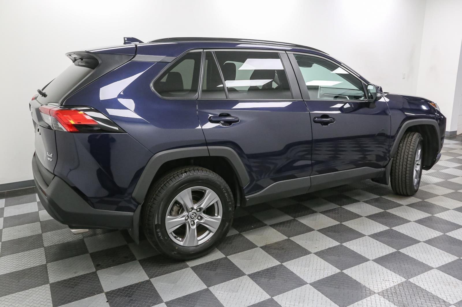 2024 Toyota RAV4 XLE photo 8