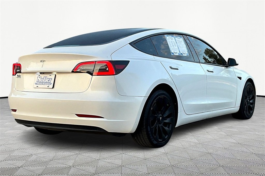 2023 Tesla Model 3 photo 2