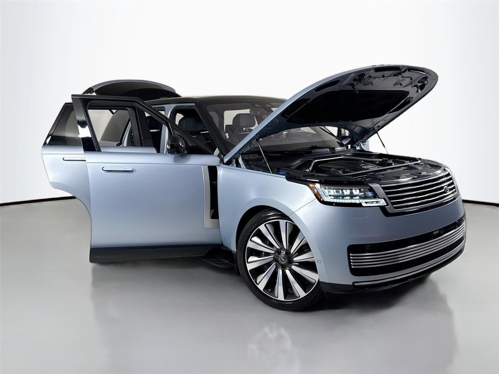 2023 Land Rover Range Rover SV photo 38