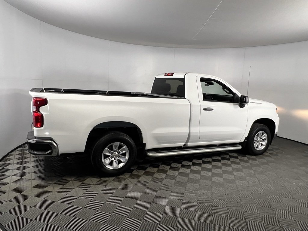 2024 Chevrolet Silverado 1500 photo 2
