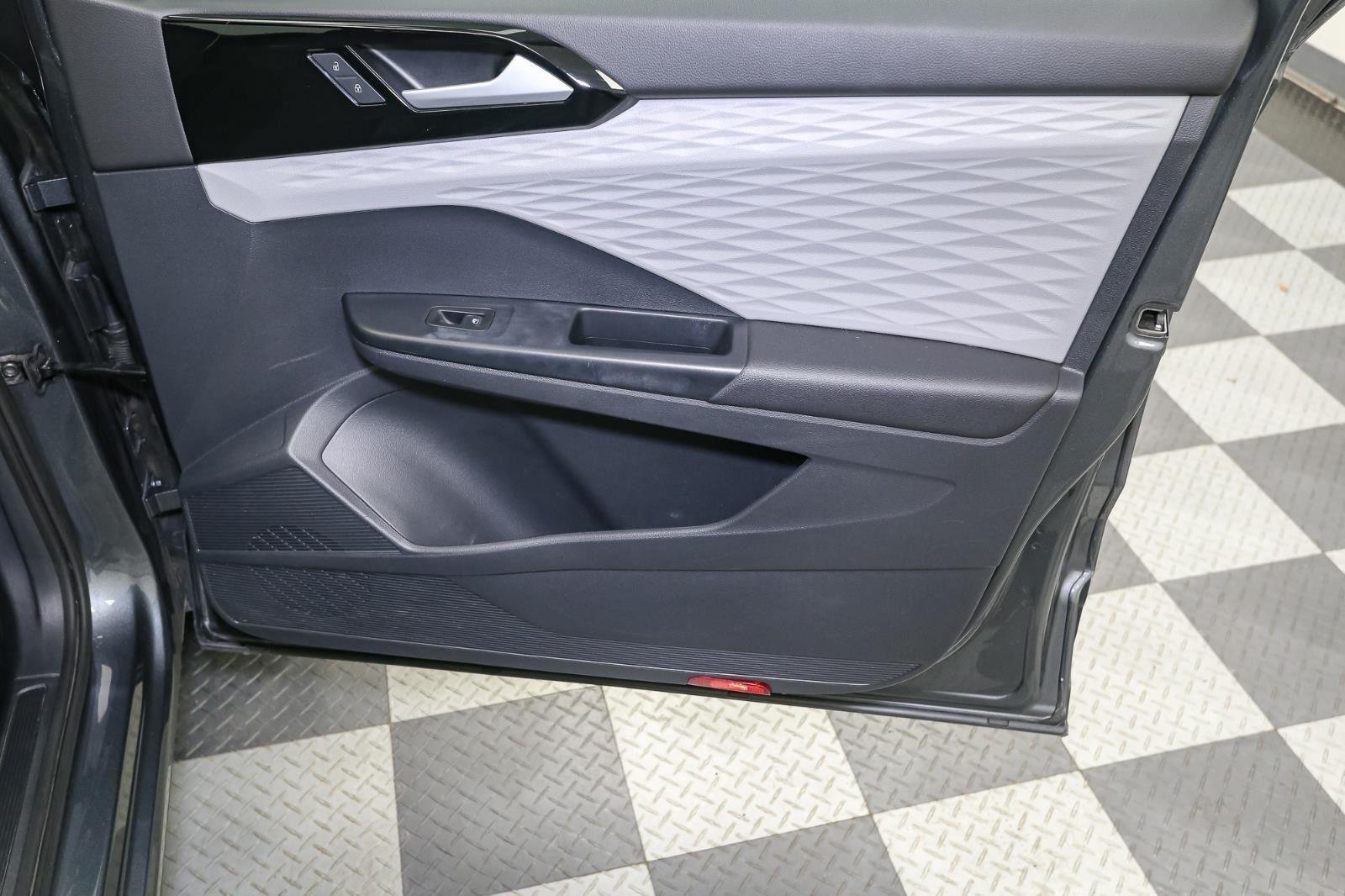 2023 Volkswagen Taos S photo 15
