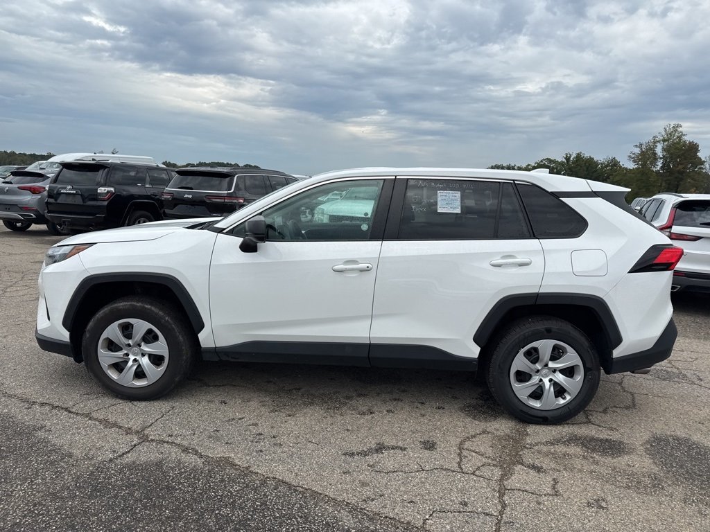 2024 Toyota RAV4 LE photo 2