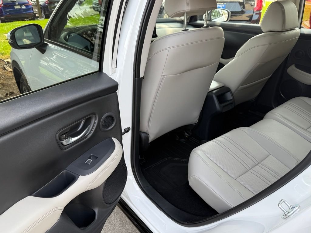 2025 Honda HR-V EX-L photo 16