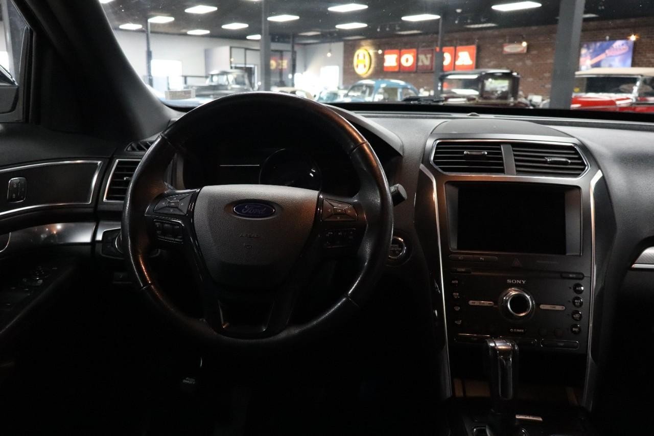 2019 Ford Explorer Sport photo 11