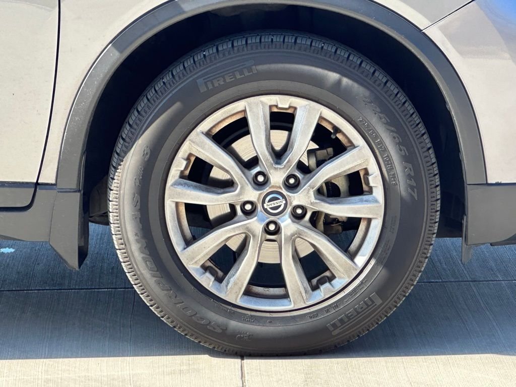 2019 Nissan Rogue SV photo 4